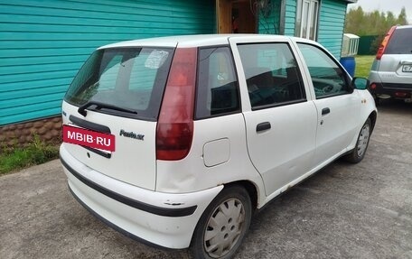 Fiat Punto III Punto Evo рестайлинг, 1998 год, 177 000 рублей, 5 фотография