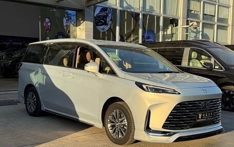 Buick GL8, 2025 год, 4 700 000 рублей, 3 фотография