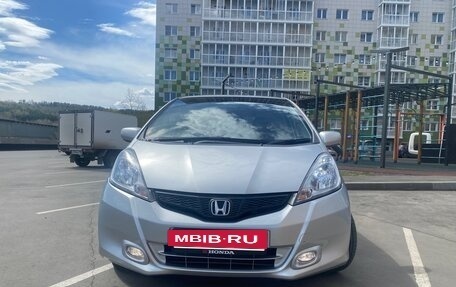 Honda Fit III, 2012 год, 900 000 рублей, 7 фотография