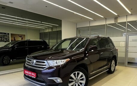Toyota Highlander III, 2012 год, 2 300 000 рублей, 1 фотография