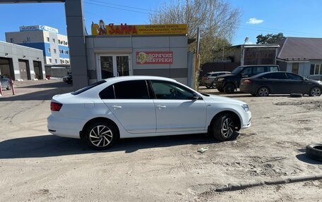 Volkswagen Jetta VI, 2017 год, 1 350 000 рублей, 2 фотография