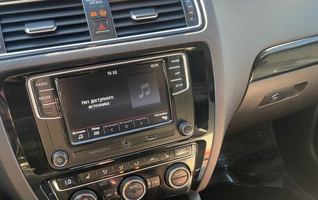 Volkswagen Jetta VI, 2017 год, 1 350 000 рублей, 7 фотография