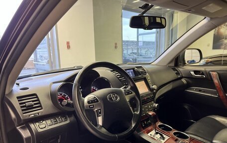 Toyota Highlander III, 2012 год, 2 300 000 рублей, 7 фотография