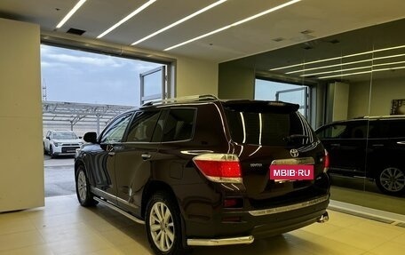 Toyota Highlander III, 2012 год, 2 300 000 рублей, 6 фотография