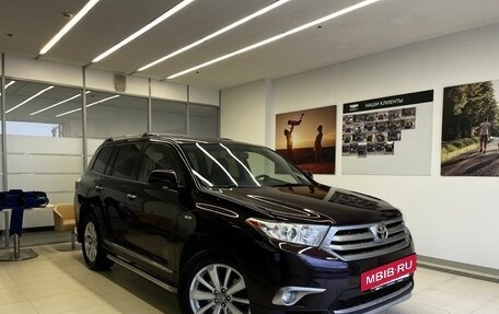 Toyota Highlander III, 2012 год, 2 300 000 рублей, 3 фотография