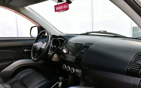 Mitsubishi Outlander III рестайлинг 3, 2006 год, 1 049 000 рублей, 10 фотография
