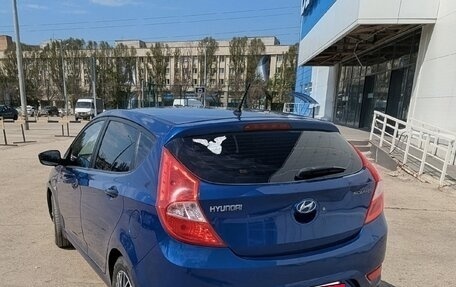 Hyundai Solaris II рестайлинг, 2011 год, 750 000 рублей, 5 фотография