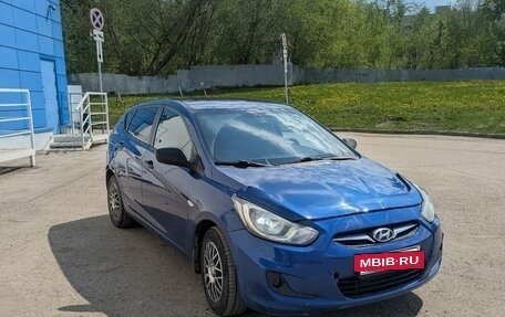 Hyundai Solaris II рестайлинг, 2011 год, 750 000 рублей, 8 фотография
