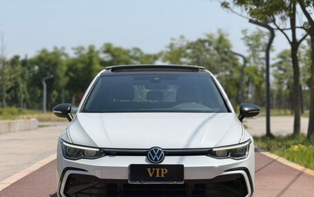 Volkswagen Golf VIII, 2021 год, 1 800 000 рублей, 2 фотография