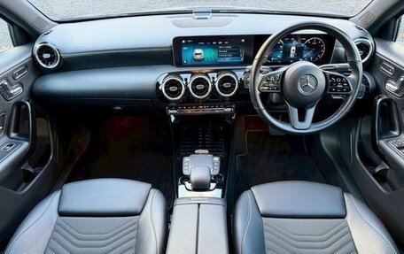Mercedes-Benz A-Класс, 2019 год, 1 179 000 рублей, 13 фотография