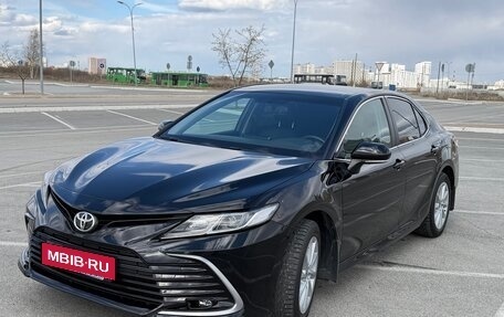 Toyota Camry, 2021 год, 3 080 000 рублей, 1 фотография