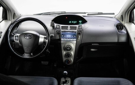 Toyota Yaris III рестайлинг, 2007 год, 799 000 рублей, 17 фотография