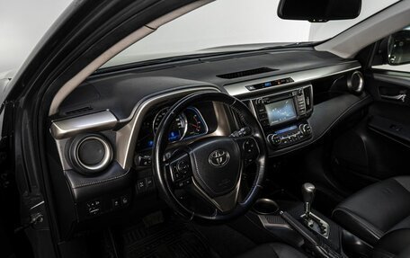 Toyota RAV4, 2015 год, 2 375 000 рублей, 10 фотография
