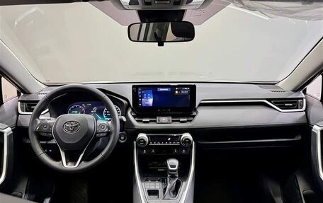 Toyota RAV4, 2024 год, 4 140 000 рублей, 8 фотография