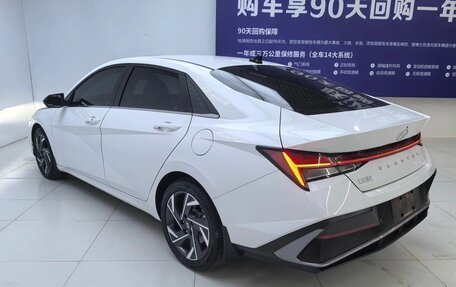 Hyundai Elantra, 2023 год, 1 950 000 рублей, 4 фотография