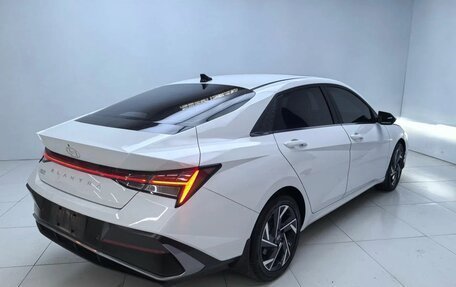 Hyundai Elantra, 2023 год, 1 950 000 рублей, 3 фотография