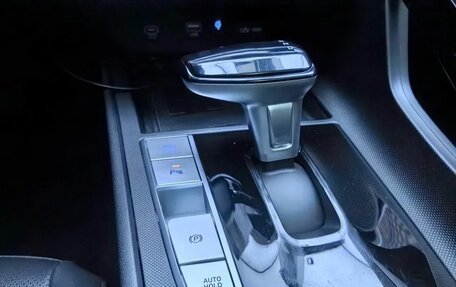 Hyundai Elantra, 2023 год, 1 950 000 рублей, 13 фотография