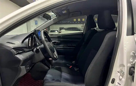 Toyota Yaris XP150 рестайлинг, 2022 год, 1 208 630 рублей, 8 фотография