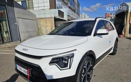 KIA Niro, 2023 год, 1 630 000 рублей, 2 фотография