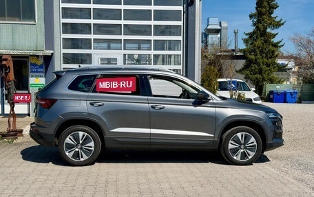 Skoda Karoq I, 2023 год, 4 354 075 рублей, 2 фотография