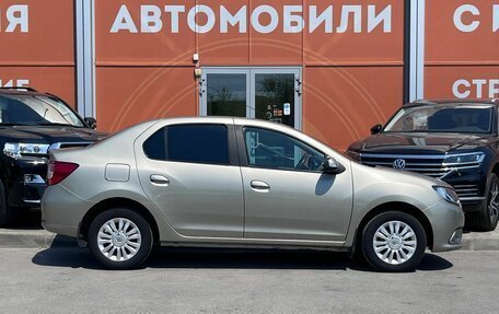 Renault Logan II, 2017 год, 800 000 рублей, 4 фотография