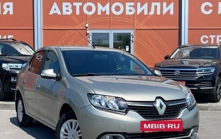 Renault Logan II, 2017 год, 800 000 рублей, 3 фотография