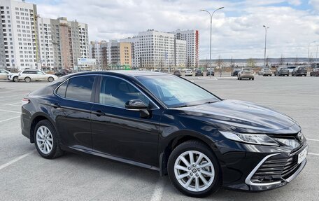 Toyota Camry, 2021 год, 3 080 000 рублей, 2 фотография