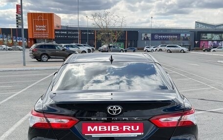 Toyota Camry, 2021 год, 3 080 000 рублей, 4 фотография
