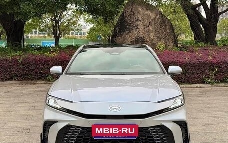 Toyota Camry, 2024 год, 3 890 000 рублей, 2 фотография
