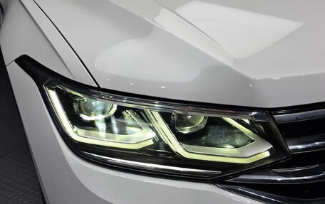 Volkswagen Tiguan II, 2022 год, 3 200 000 рублей, 3 фотография