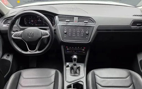 Volkswagen Tiguan II, 2022 год, 3 200 000 рублей, 7 фотография