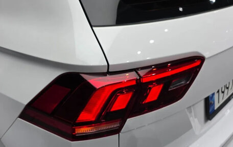 Volkswagen Tiguan II, 2022 год, 3 200 000 рублей, 6 фотография