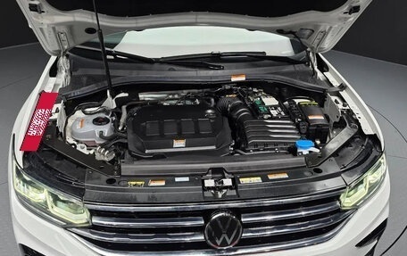 Volkswagen Tiguan II, 2022 год, 3 200 000 рублей, 14 фотография