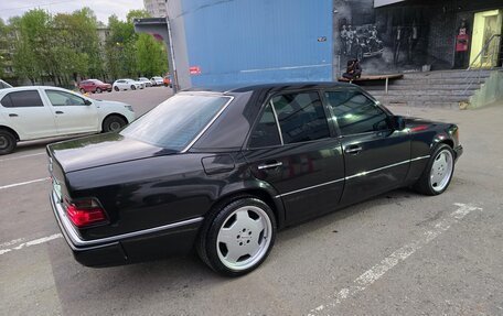 Mercedes-Benz E-Класс, 1993 год, 1 000 000 рублей, 4 фотография