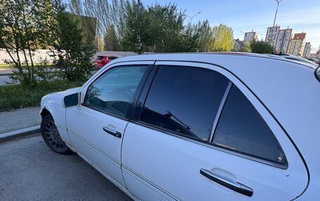 Mercedes-Benz C-Класс, 1995 год, 170 000 рублей, 3 фотография