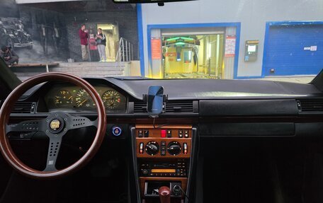 Mercedes-Benz E-Класс, 1993 год, 1 000 000 рублей, 8 фотография