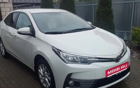 Toyota Corolla, 2018 год, 1 725 000 рублей, 2 фотография