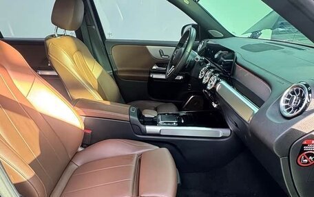 Mercedes-Benz GLB, 2022 год, 2 850 000 рублей, 15 фотография