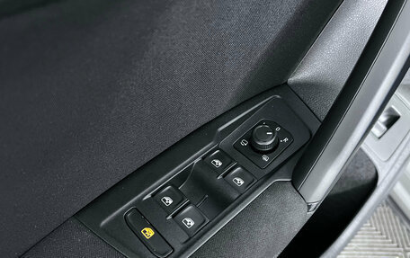 Volkswagen Tiguan II, 2021 год, 3 400 000 рублей, 27 фотография