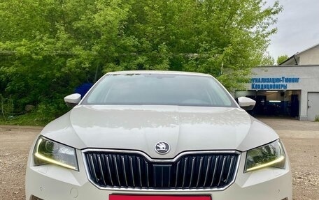 Skoda Superb III рестайлинг, 2015 год, 1 420 000 рублей, 3 фотография