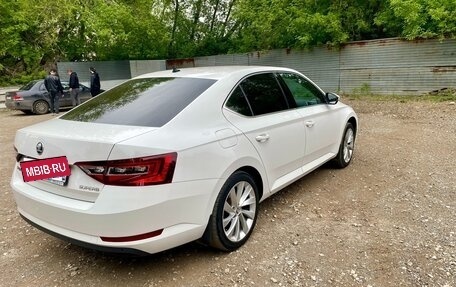 Skoda Superb III рестайлинг, 2015 год, 1 420 000 рублей, 4 фотография