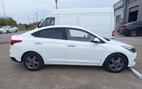Hyundai Solaris II рестайлинг, 2020 год, 1 600 000 рублей, 4 фотография