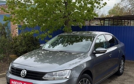 Volkswagen Jetta VI, 2015 год, 1 220 000 рублей, 2 фотография