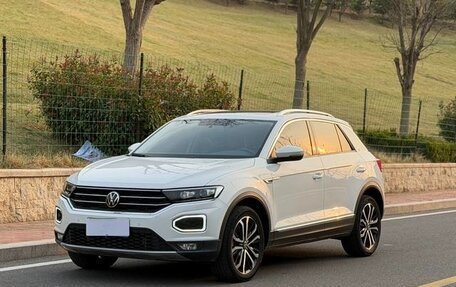 Volkswagen T-Roc I, 2022 год, 1 415 000 рублей, 1 фотография