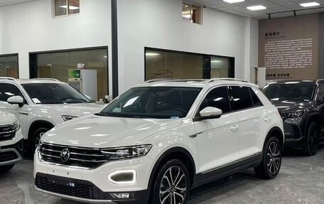 Volkswagen T-Roc I, 2022 год, 1 496 000 рублей, 1 фотография
