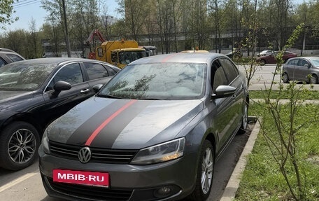Volkswagen Jetta VI, 2014 год, 1 320 000 рублей, 2 фотография
