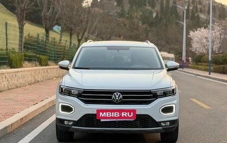 Volkswagen T-Roc I, 2022 год, 1 415 000 рублей, 2 фотография
