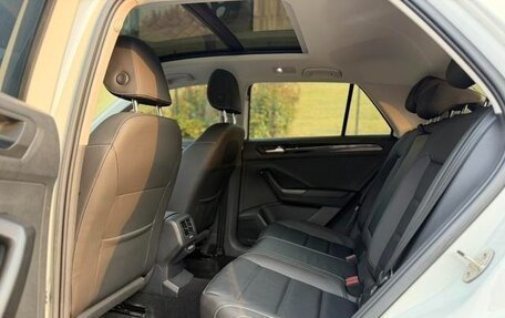 Volkswagen T-Roc I, 2022 год, 1 415 000 рублей, 9 фотография
