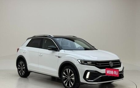 Volkswagen T-Roc I, 2022 год, 1 447 000 рублей, 3 фотография