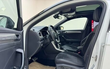 Volkswagen T-Roc I, 2022 год, 1 447 000 рублей, 7 фотография